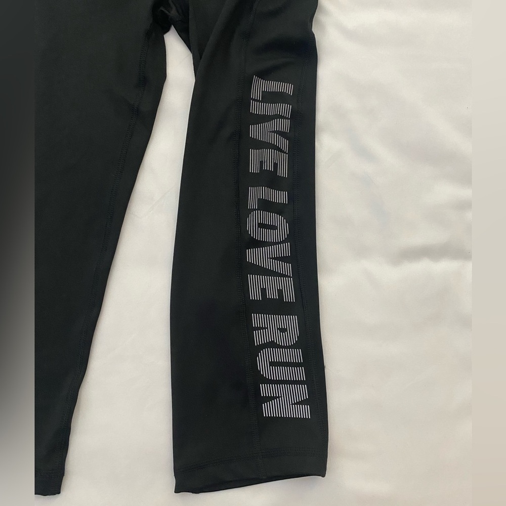 Women’s Live Love Dream Black Capri Pants. Size Small - Picture 2 of 6